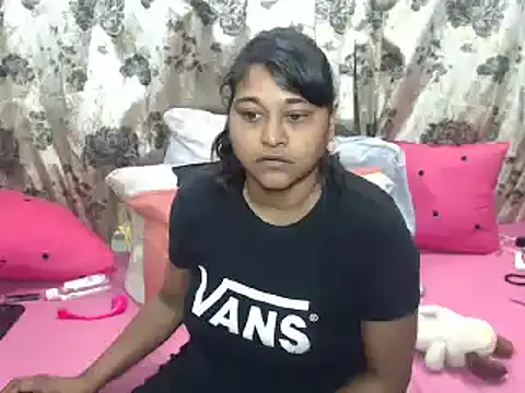Snapshot of indian_glitter chatting on 09-28-25, 05:51 indian glitter online show from 09-28-25, 05:51