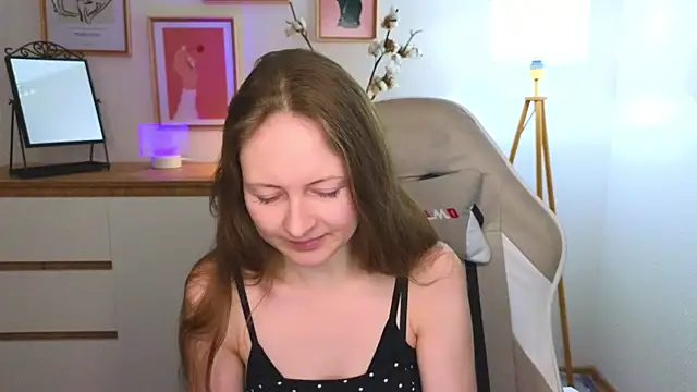 Snapshot of freya_nilsson chatting on 12-10-24, 07:11 freya nilsson online show from 12-10-24, 07:11