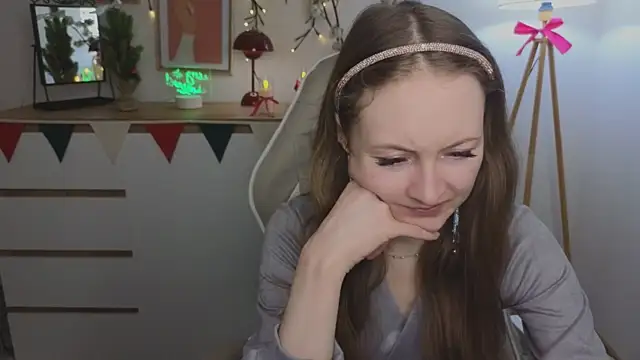 Snapshot of freya_nilsson chatting on 12-24-24, 04:08 freya nilsson online show from 12-24-24, 04:08