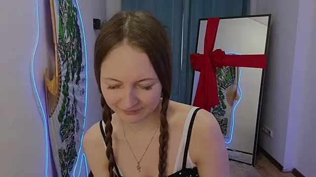 Snapshot of freya_nilsson chatting on 01-23-25, 12:30 freya nilsson online show from 01-23-25, 12:30