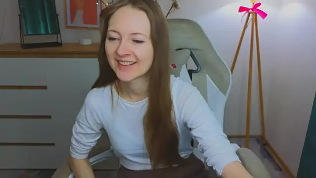 Snapshot of freya_nilsson chatting on 02-04-25, 09:38 freya nilsson online show from 02-04-25, 09:38