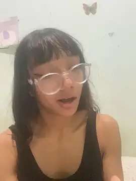 Snapshot of Karmakuro chatting on 11-18-25, 11:37 Karmakuro online show from 11-18-25, 11:37