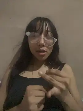 Snapshot of Karmakuro chatting on 12-20-25, 01:34 Karmakuro online show from 12-20-25, 01:34