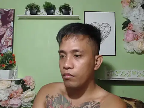 Thyler08 online show from 11-19-25, 01:22