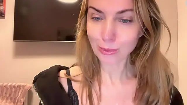 RachellAmazing online show from 02-13-25, 05:11