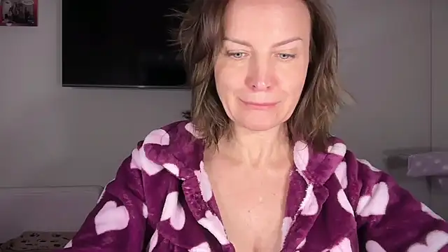 RachellAmazing online show from 05-25-26, 06:47