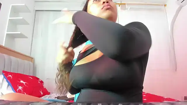 Lunastar02 online show from 10-27-25, 01:26