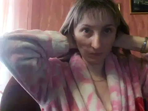 Snapshot of Biddy_Alana chatting on 12-26-24, 09:01 Biddy Alana online show from 12-26-24, 09:01