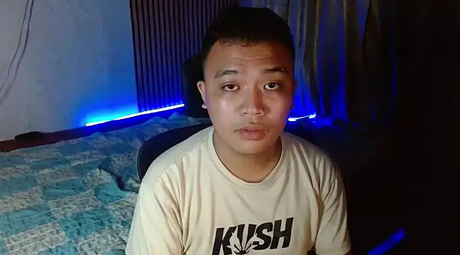 Snapshot of xsweetasian69x chatting on 01-13-25, 05:02 xsweetasian69x online show from 01-13-25, 05:02