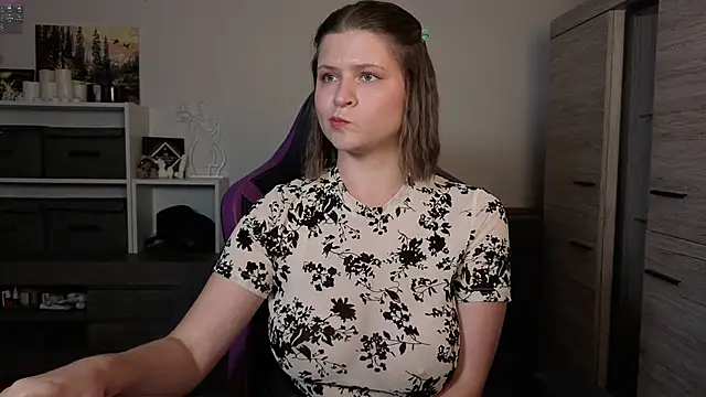 Snapshot of TinniAngel chatting on 09-10-25, 05:24 TinniAngel online show from 09-10-25, 05:24