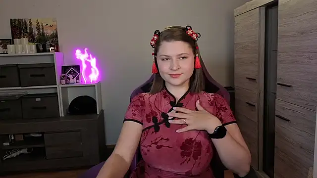 Snapshot of TinniAngel chatting on 09-30-25, 05:29 TinniAngel online show from 09-30-25, 05:29