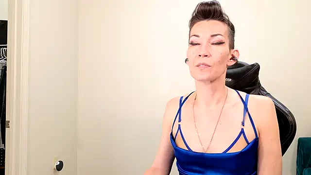 EveEnigma online show from 02-06-25, 06:02