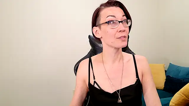 EveEnigma online show from 02-25-25, 05:04