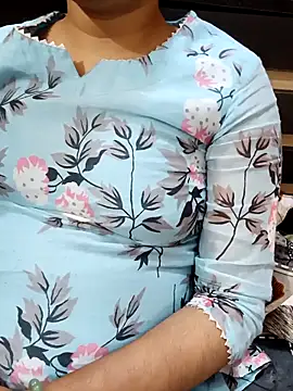 Snapshot of Diya_143 chatting on 03-08-25, 06:47 Diya 143 online show from 03-08-25, 06:47