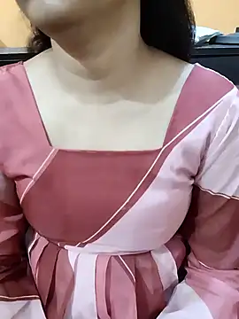 Snapshot of Diya_143 chatting on 03-10-25, 03:09 Diya 143 online show from 03-10-25, 03:09