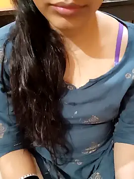 Snapshot of Diya_143 chatting on 03-17-25, 09:13 Diya 143 online show from 03-17-25, 09:13