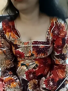 Snapshot of Diya_143 chatting on 03-19-25, 06:44 Diya 143 online show from 03-19-25, 06:44