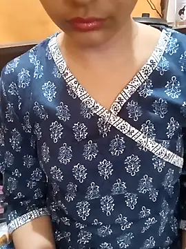 Snapshot of Diya_143 chatting on 03-21-25, 11:22 Diya 143 online show from 03-21-25, 11:22