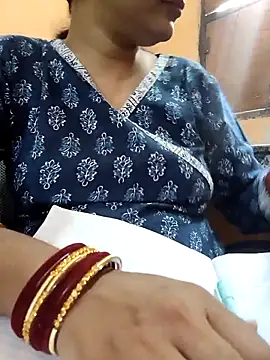 Snapshot of Diya_143 chatting on 09-24-25, 03:32 Diya 143 online show from 09-24-25, 03:32