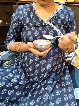 Snapshot of Diya_143 chatting on 10-07-25, 08:44 Diya 143 online show from 10-07-25, 08:44