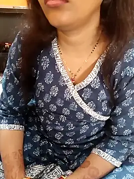 Snapshot of Diya_143 chatting on 10-12-25, 08:24 Diya 143 online show from 10-12-25, 08:24