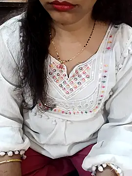 Snapshot of Diya_143 chatting on 10-18-25, 05:32 Diya 143 online show from 10-18-25, 05:32