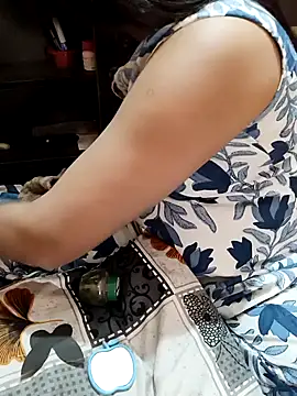 Snapshot of Diya_143 chatting on 10-20-25, 06:14 Diya 143 online show from 10-20-25, 06:14