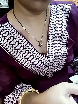 Snapshot of Diya_143 chatting on 10-23-25, 01:54 Diya 143 online show from 10-23-25, 01:54