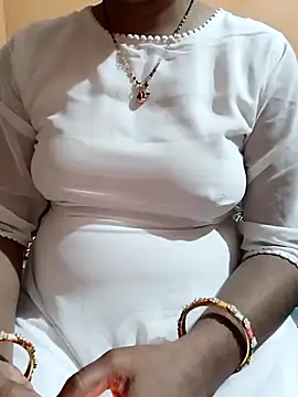 Snapshot of Diya_143 chatting on 10-24-25, 04:42 Diya 143 online show from 10-24-25, 04:42