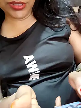 Snapshot of Diya_143 chatting on 10-30-25, 07:54 Diya 143 online show from 10-30-25, 07:54