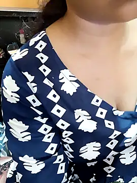 Snapshot of Diya_143 chatting on 10-31-25, 08:48 Diya 143 online show from 10-31-25, 08:48