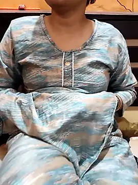 Snapshot of Diya_143 chatting on 11-15-25, 06:26 Diya 143 online show from 11-15-25, 06:26