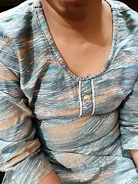 Snapshot of Diya_143 chatting on 11-21-25, 05:55 Diya 143 online show from 11-21-25, 05:55