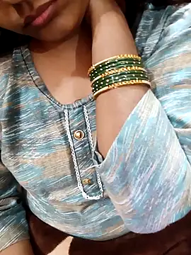 Snapshot of Diya_143 chatting on 11-24-25, 07:57 Diya 143 online show from 11-24-25, 07:57