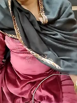 Snapshot of Diya_143 chatting on 11-26-25, 07:15 Diya 143 online show from 11-26-25, 07:15