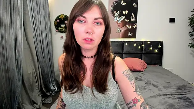 StacyTigerr online show from 12-24-24, 02:54