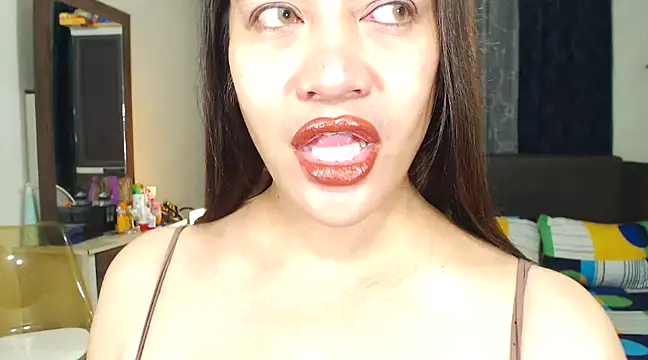 Snapshot of HugeKatarinaTS chatting on 02-13-25, 08:34 HugeKatarinaTS online show from 02-13-25, 08:34