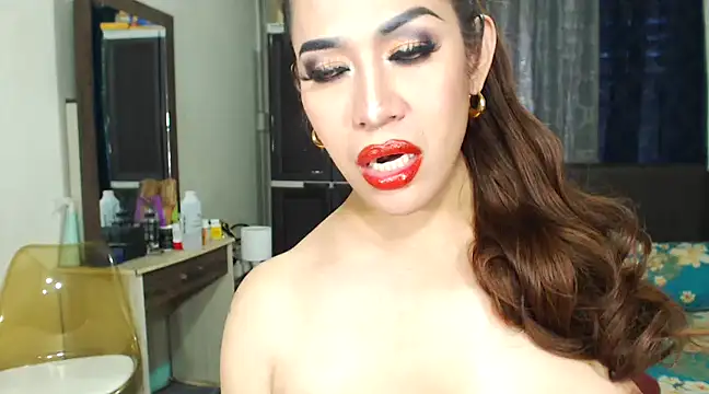 Snapshot of HugeKatarinaTS chatting on 03-08-25, 06:54 HugeKatarinaTS online show from 03-08-25, 06:54