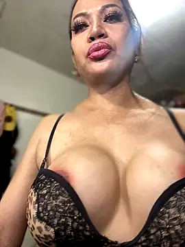 Snapshot of HugeKatarinaTS chatting on 09-25-25, 03:16 HugeKatarinaTS online show from 09-25-25, 03:16