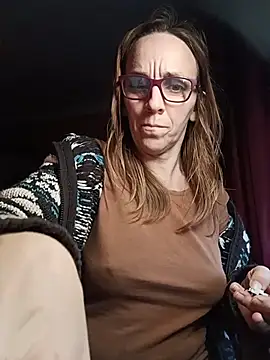 Dettybitch40 online show from 11-17-25, 01:50