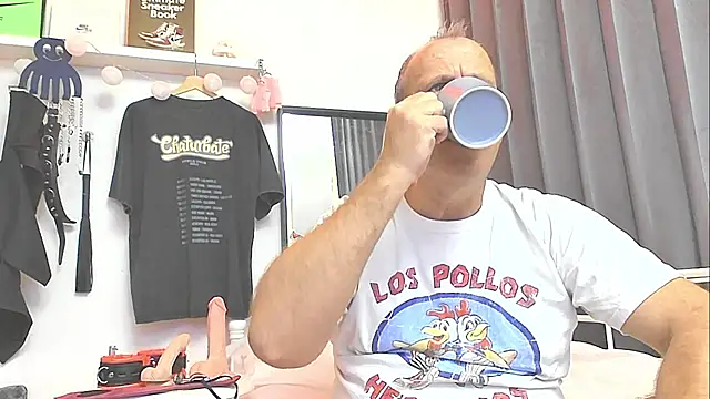 Snapshot of openminddaddy chatting on 12-25-24, 06:19 openminddaddy online show from 12-25-24, 06:19