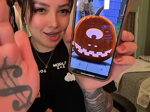 nativepumpkin95 online show from 10-15-25, 02:01