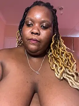 Snapshot of Michyboldy chatting on 02-17-25, 10:07 Michyboldy online show from 02-17-25, 10:07