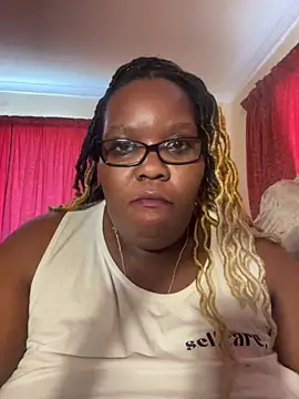 Snapshot of Michyboldy chatting on 02-25-25, 11:41 Michyboldy online show from 02-25-25, 11:41