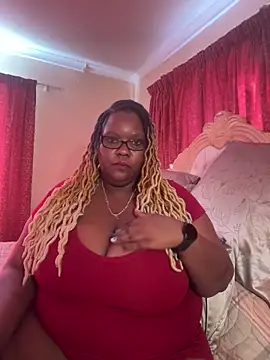Snapshot of Michyboldy chatting on 02-26-25, 05:20 Michyboldy online show from 02-26-25, 05:20