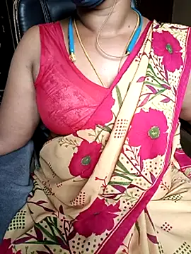 Snapshot of Tamil-hotwife chatting on 07-08-26, 05:45 Tamil-hotwife online show from 07-08-26, 05:45
