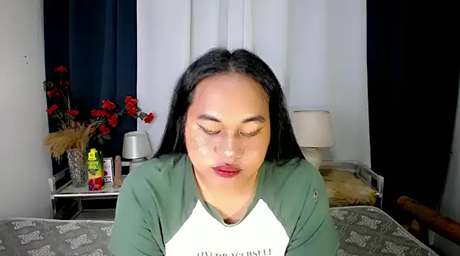 Snapshot of bettina_love chatting on 12-03-24, 11:33 bettina love online show from 12-03-24, 11:33