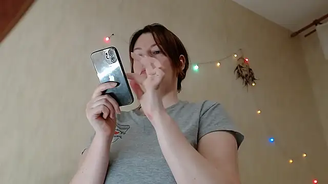 Kira land online show from 03-10-25, 05:29