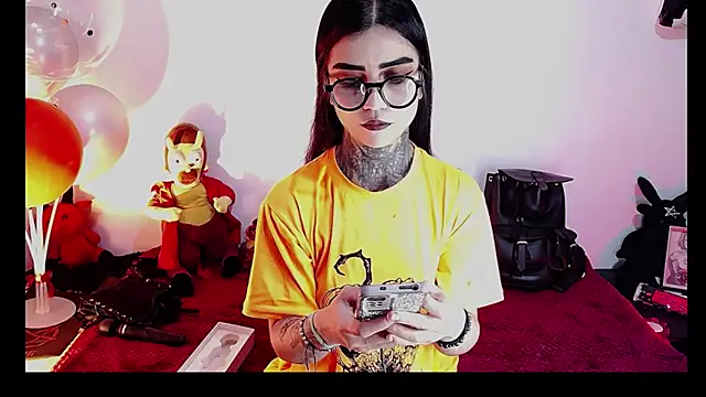 Snapshot of Ardat_Lili69 chatting on 06-24-26, 11:26 Ardat Lili69 online show from 06-24-26, 11:26