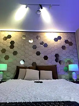 XLindaMilfX online show from 10-19-25, 08:20